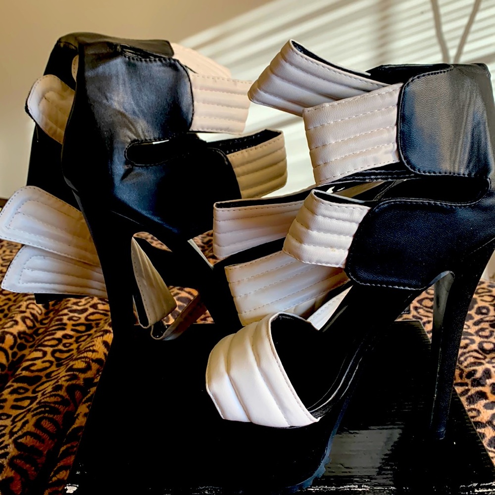 6 in platform heel booties